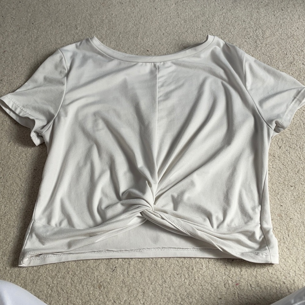 Gaze White Cropped Knot Shirt